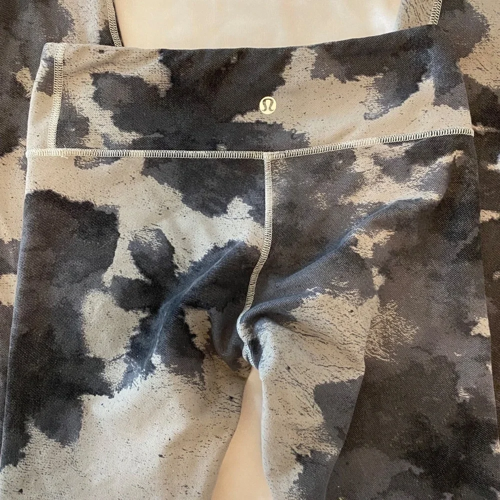 Lululemon Wunder Under‎ Leggings Grey/Black Ink Blot Size 4